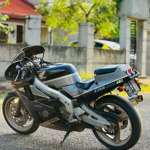 Honda CBR 1998 - Image 3