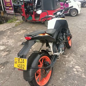 KTM Duke 125 2020 - Image 3