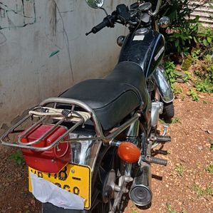 Suzuki GN 125 2001 - Image 2