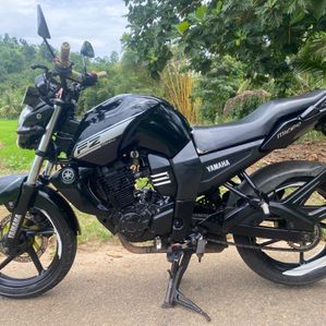 Yamaha FZ V1 2011 - Image 3