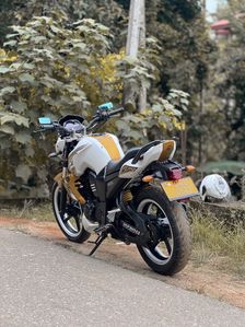 Yamaha FZ S 2015