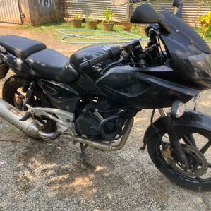 Bajaj Pulsar 220F 2014 - Image 2