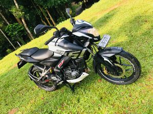 Bajaj Pulsar N160 BFG 2017