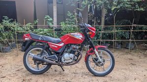 Suzuki GS 125 1998