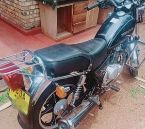 Suzuki GN 125 2020