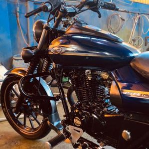 Bajaj Avenger Street 2017 - Image 2