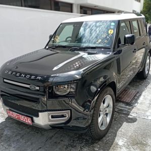 Land Rover Defender 2024 P300 - 110 - Image 2