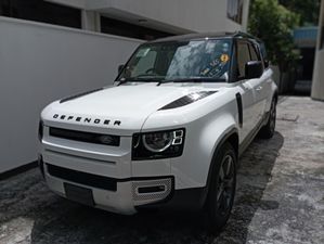 Land Rover Defender P300 110 2024