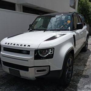 Land Rover Defender P300 110 2024 - Image 2