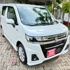 Suzuki Wagon R Custom z 2024 - Image 2