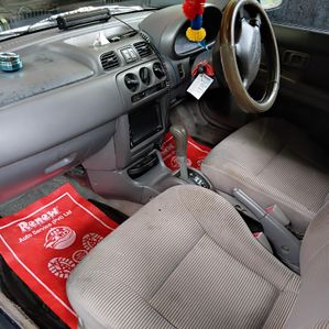 Nissan March 2000 - Image 2