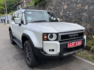 Toyota Land Cruiser Prado TRJ250 2025