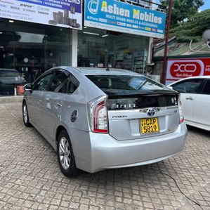 Toyota Prius 3rd gen 2014 - Image 3