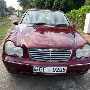 Mercedes Benz C200 Beige Teak 2000 - Image 2
