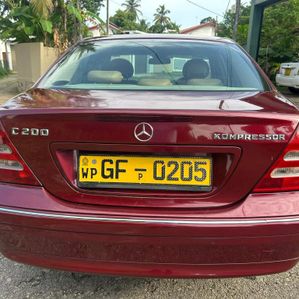 Mercedes Benz C200 Beige Teak 2000 - Image 3