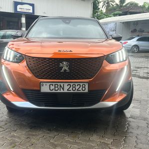 Peugeot E-2008 GT Allure 2024 - Image 2