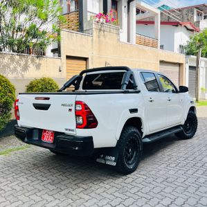 Toyota Hilux GR Sport Z 2023 - Image 2