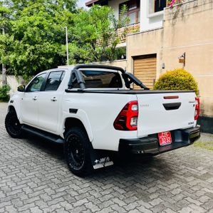 Toyota Hilux GR Sport Z 2023 - Image 4