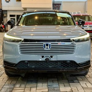 Honda Vezel Z Play Package 2024 - Image 3