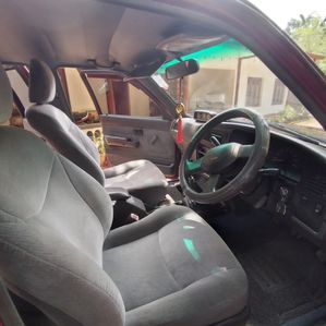 Toyota Hilux LN 106 1994 - Image 4