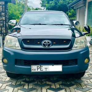 Toyota Hilux 2010 - Image 3