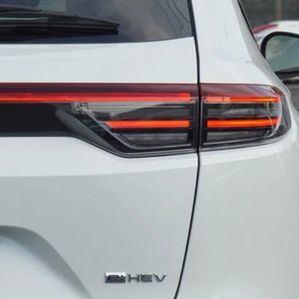 Honda Vezel E:HEV Z Package 2025 - Image 2