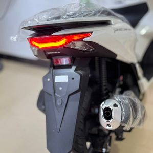 Honda PCX 2025 - Image 4