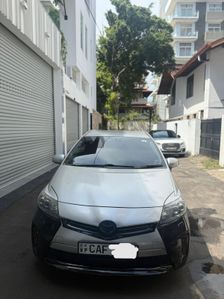 Toyota Prius G 2012 for sale in Colombo, Colombo