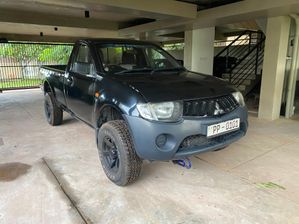 Mitsubishi L200 single cab 2009 for sale in Colombo, Colombo