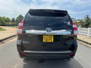 Toyota Land Cruiser Prado 2013 for sale in Gampaha, Gampaha