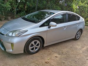 Toyota Prius 3rd Generation 2012 for sale in Ampara, Ampara