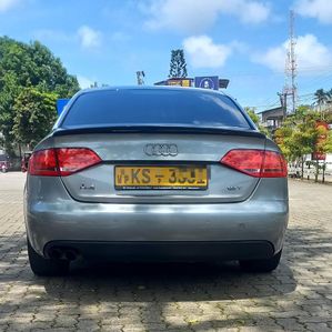 Audi A4 2011 - Image 2