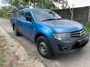 Mitsubishi L200 2011 for sale in Colombo, Colombo