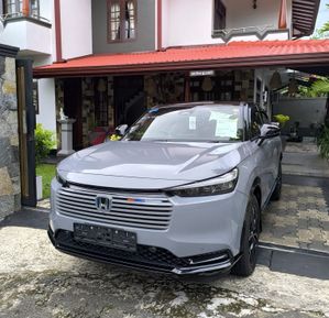 Honda Vezel Z Play Moonroof 2024 for sale in Galle, Galle