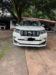 Toyota Land Cruiser Prado Diesel 2018 for sale in Gampaha, Gampaha