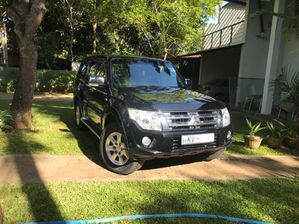 Mitsubishi Montero 2013