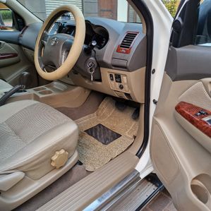 Toyota Hilux 2012 - Image 2
