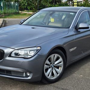 BMW 740Li PURE PETROL 2012 - Image 2