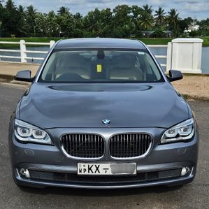 BMW 740Li PURE PETROL 2012 - Image 3