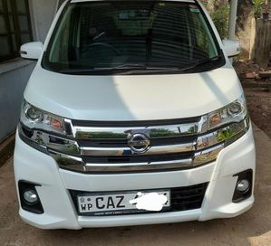 Nissan Dayz Highway Star White 2017
