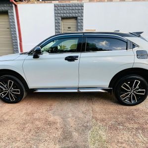 Honda Vezel Z Play Moonroof 2024 - Image 2