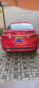 Honda Grace 2017