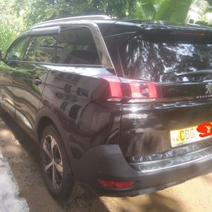 Peugeot 5008 Allure 2019 - Image 2