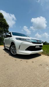 Toyota Harrier 2017