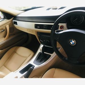 BMW 320d 2011 - Image 2