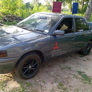 Mazda Familia BS98L 1990 - Image 2