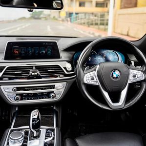 BMW 740e 2017 - Image 4