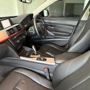 BMW 320d 2013 - Image 2
