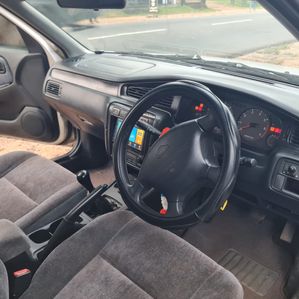 Nissan Bluebird SU14 1998 - Image 4