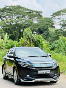 Toyota Harrier 2017